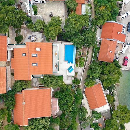 Villa Relax , With Seaview And Two Pools Near Beach Starigrad  Exterior foto
